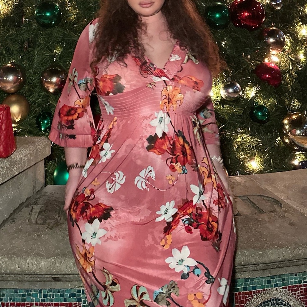 Floral V-Neck Pink Maxi Dress - Picture 2 of 5